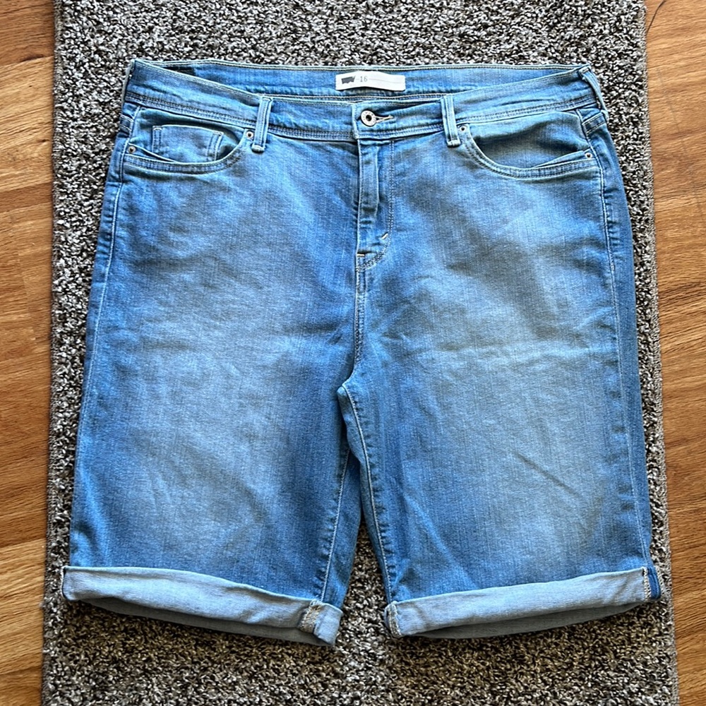 Levi’s Bermuda length Jean shorts